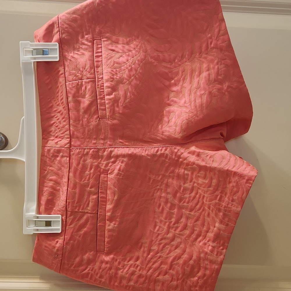 Lilly Pulitzer jaqured dress shorts 😍 - Picture 4 of 7